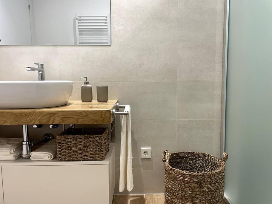 Apartamento Nuevo Centrico Frente Al Mar En Palamós Extérieur photo